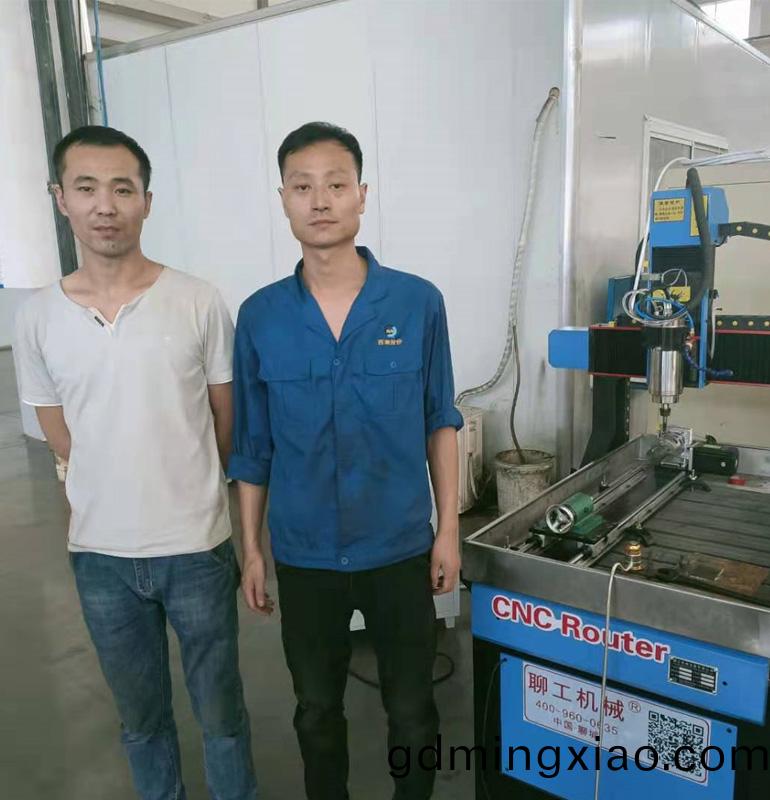 河(he)南6060玉石(shi)鵰刻(ke)機(ji)