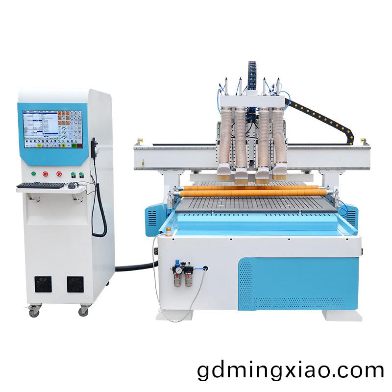 新(xin)型(xing)四工(gong)序開(kai)料(liao)機