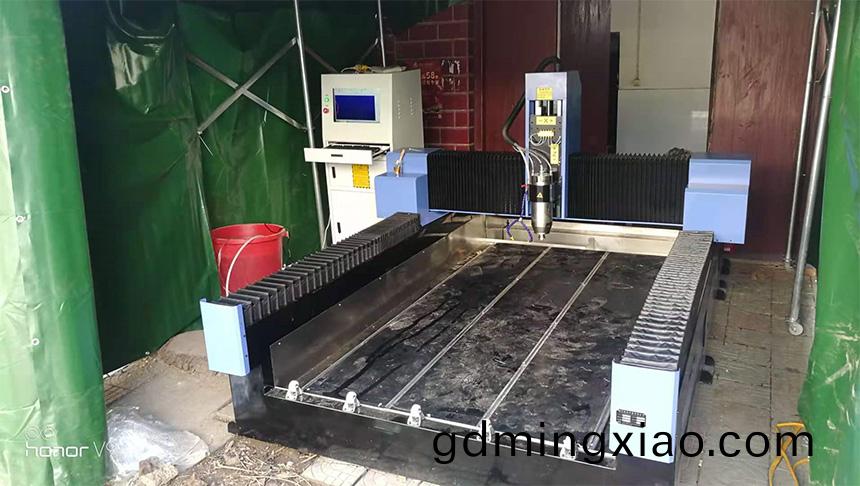 湖(hu)北(bei)孝感9015重型(xing)石材(cai)鵰(diao)刻機(ji)(圖(tu)1)